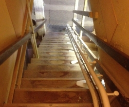 Stairlift rail going down