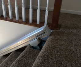 Handicare Simplicity sliding rail angle 1