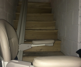 Stairlift at the bottom of the sliding rails 1