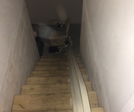 Stairlift at the bottom of the sliding rails 2